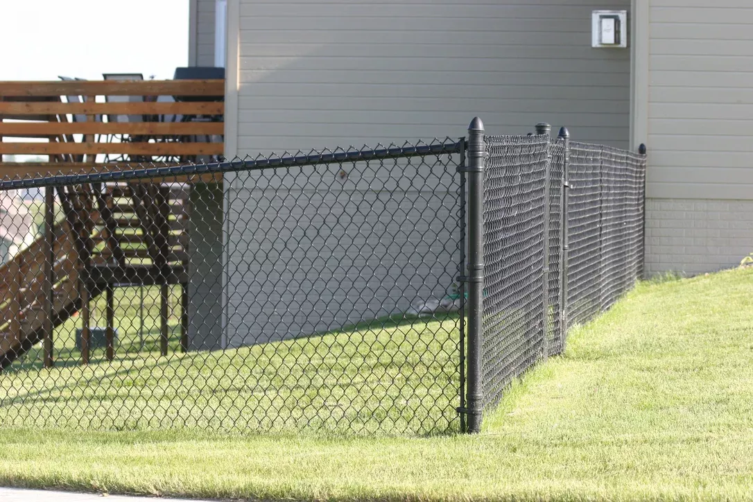 [50 Feet Of Fence] 6′ Tall Black Vinyl Chain Link Complete Fence Package